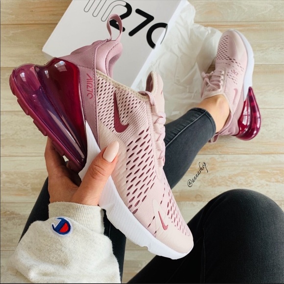 Nike Shoes - NWT Nike Air Max 270